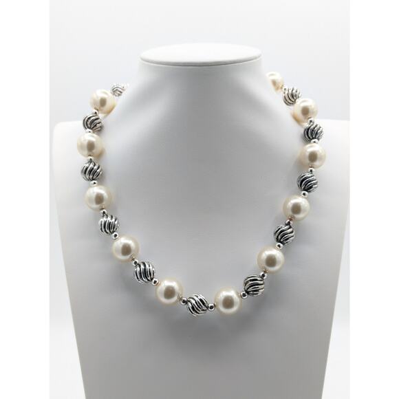 16mm Acrylic Faux Pearl Swirl Silver Tone Bead Choker 17.5"-20.5" Necklace - Picture 5 of 5